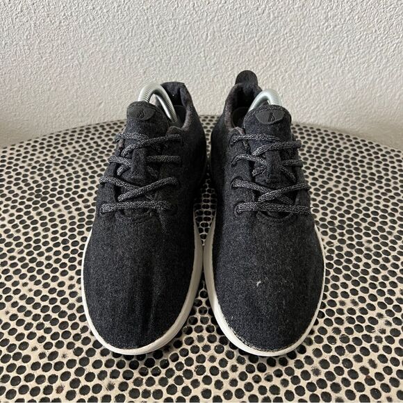 Allbirds women’s size 8 gray wool runners. - Picture 4 of 9